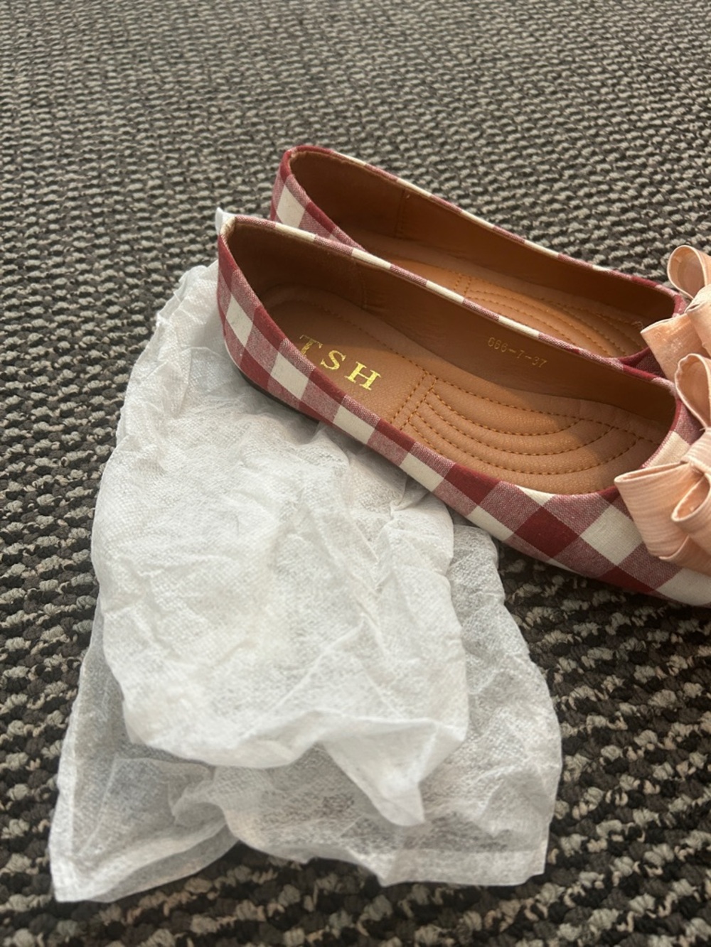 New Plaid Bow Flats in Red and White - Picture 8 of 8